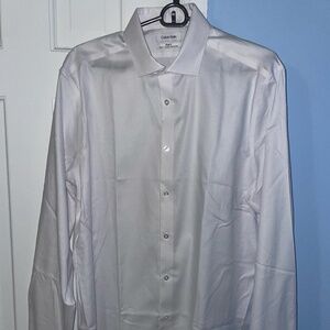 New (without Tags) - Calvin Klein Men's Slim-Fit Dress Shirt